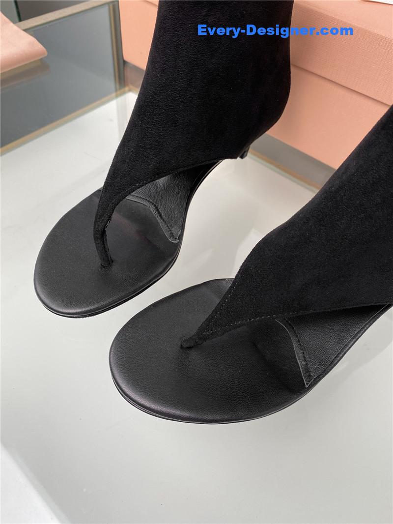 M1um1u sandals