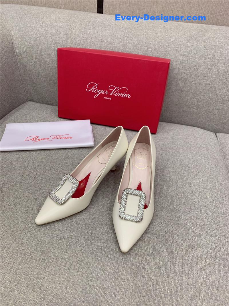 roger u1u1er classic d1am0nd buckle silk pumps