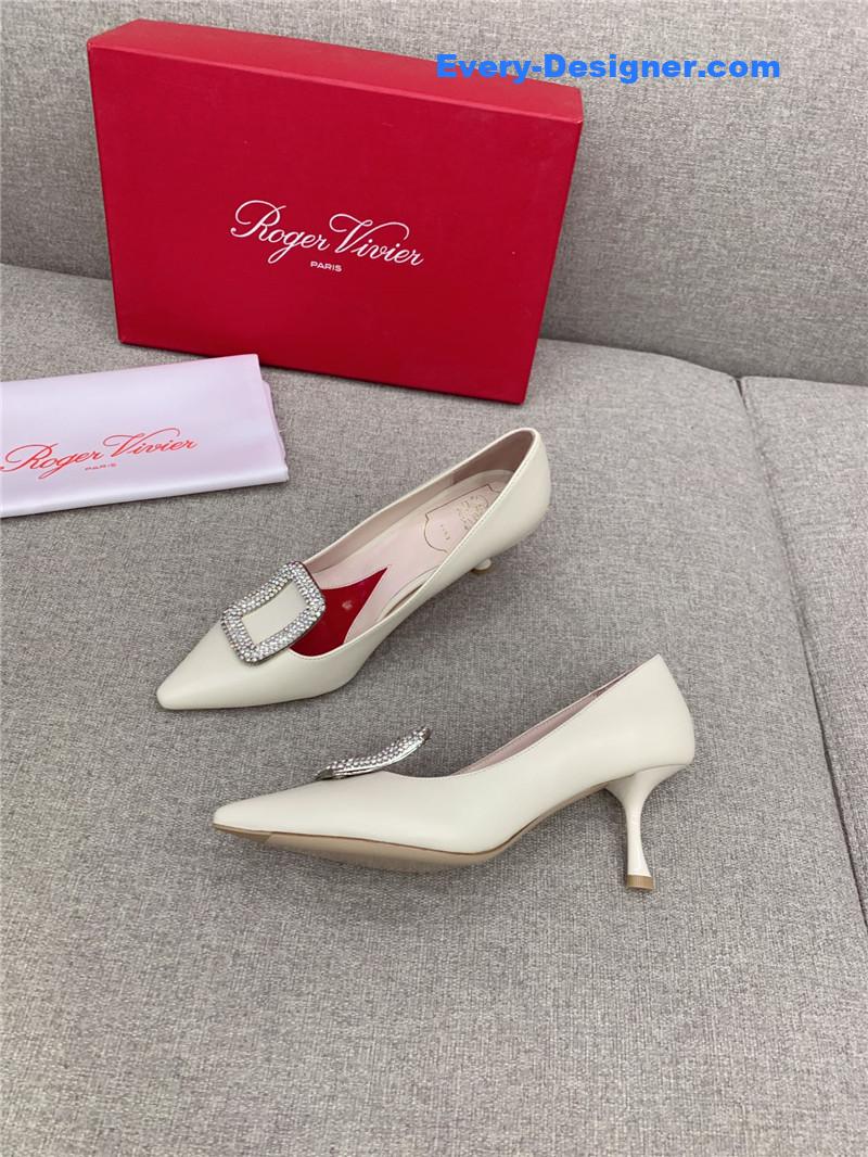 roger u1u1er classic d1am0nd buckle silk pumps