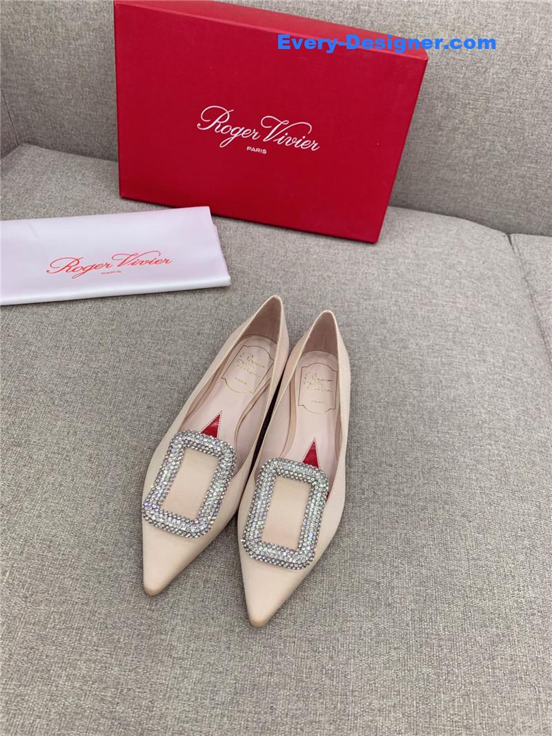 roger u1u1er classic d1am0nd buckle silk pumps