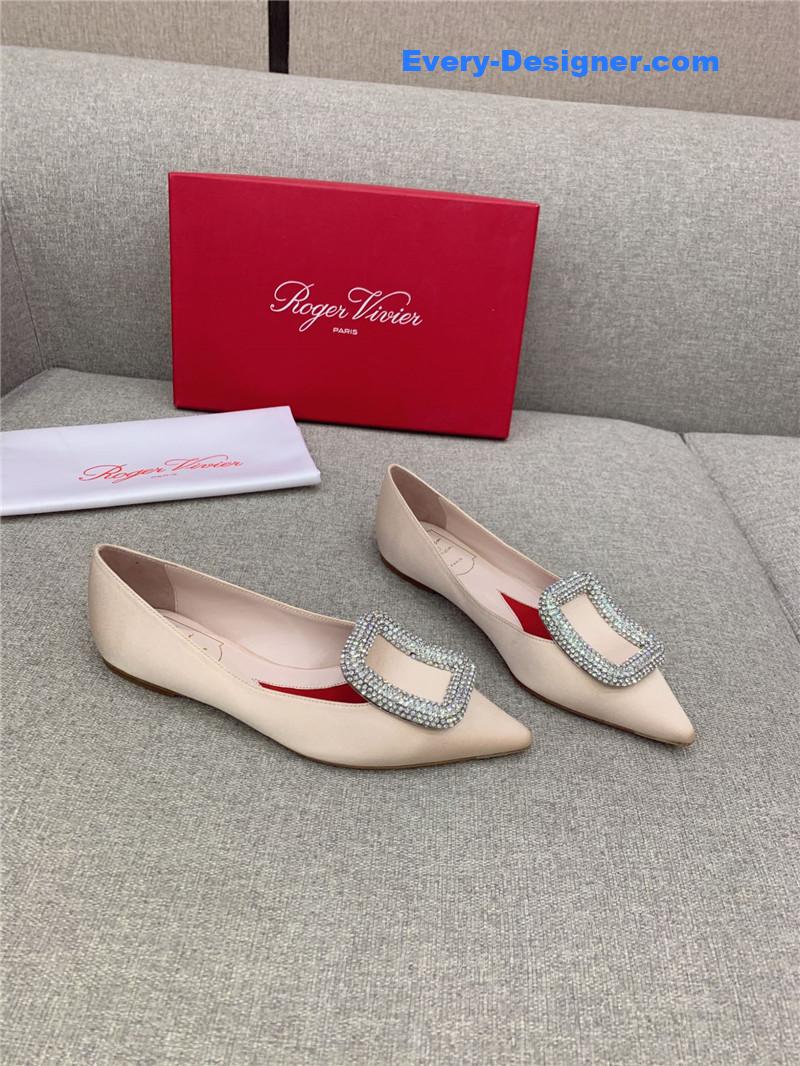 roger u1u1er classic d1am0nd buckle silk pumps