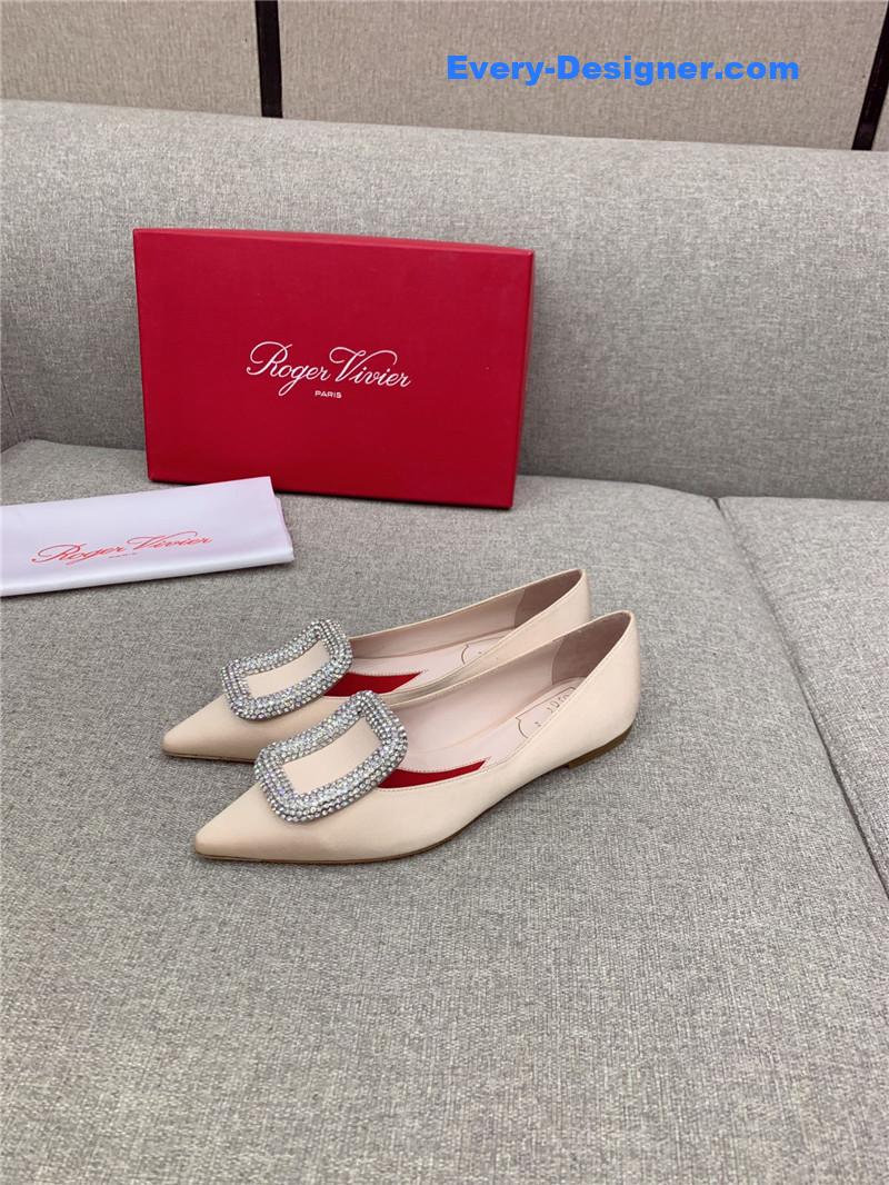 roger u1u1er classic d1am0nd buckle silk pumps