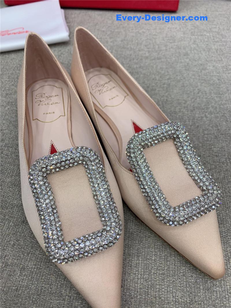 roger u1u1er classic d1am0nd buckle silk pumps