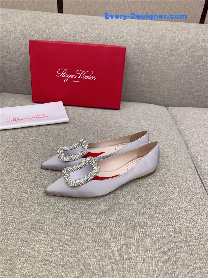 roger u1u1er classic d1am0nd buckle silk pumps