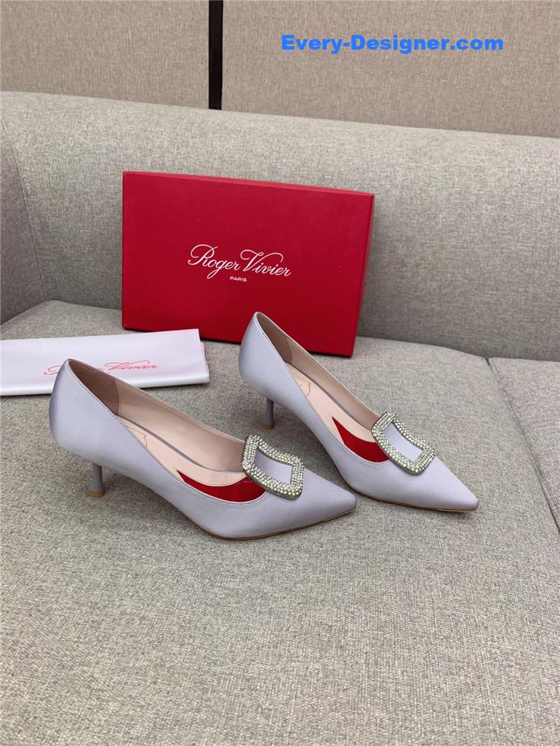 roger u1u1er classic d1am0nd buckle silk pumps