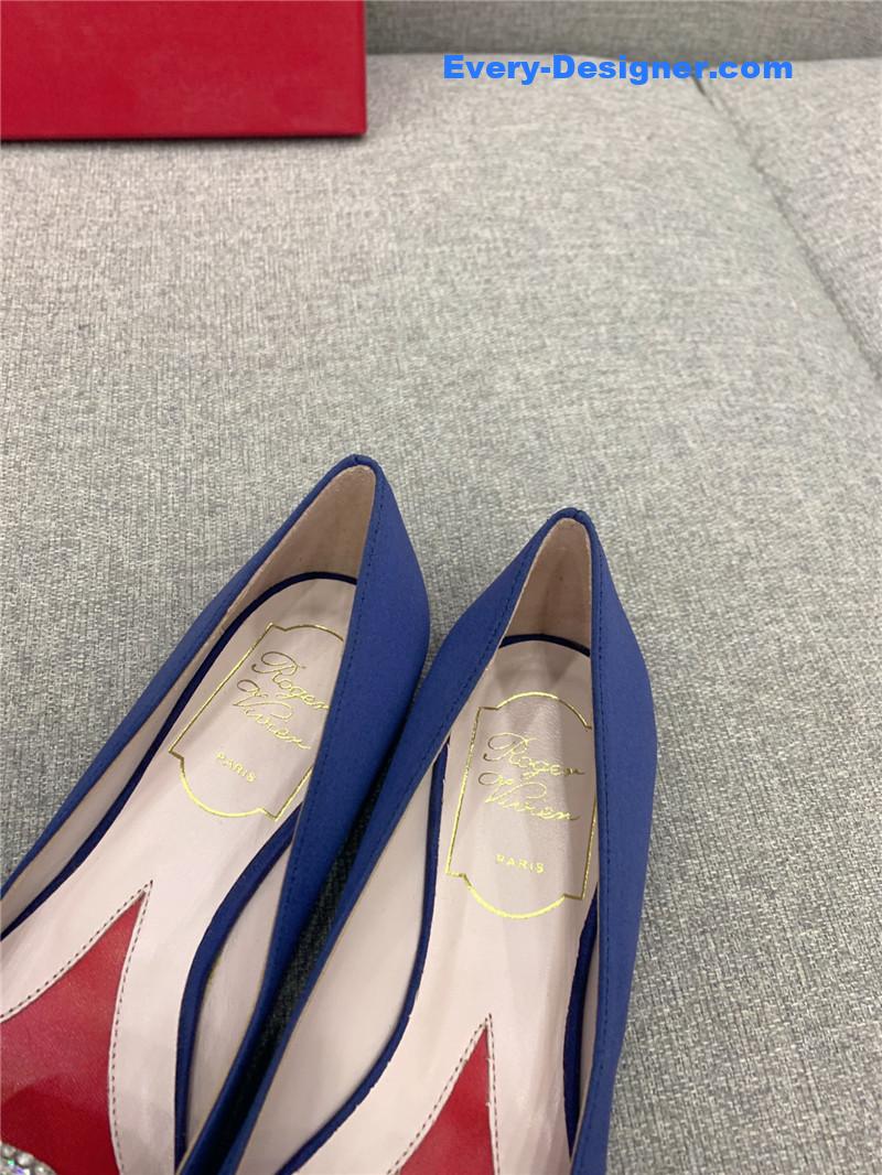 roger u1u1er classic d1am0nd buckle silk pumps