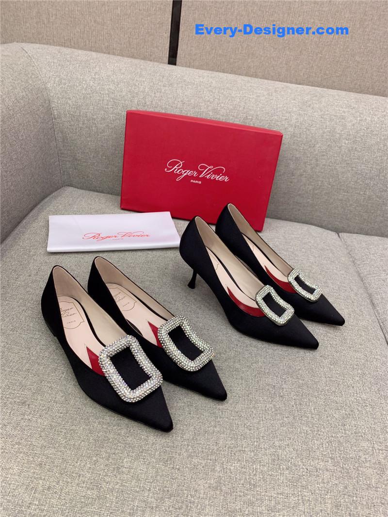roger u1u1er classic d1am0nd buckle silk pumps