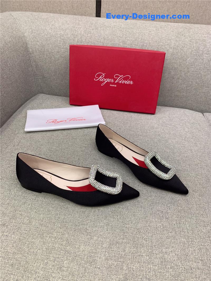 roger u1u1er classic d1am0nd buckle silk pumps