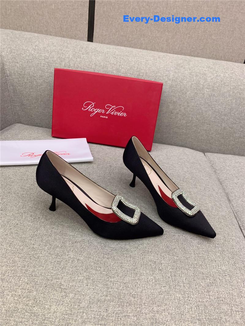 roger u1u1er classic d1am0nd buckle silk pumps
