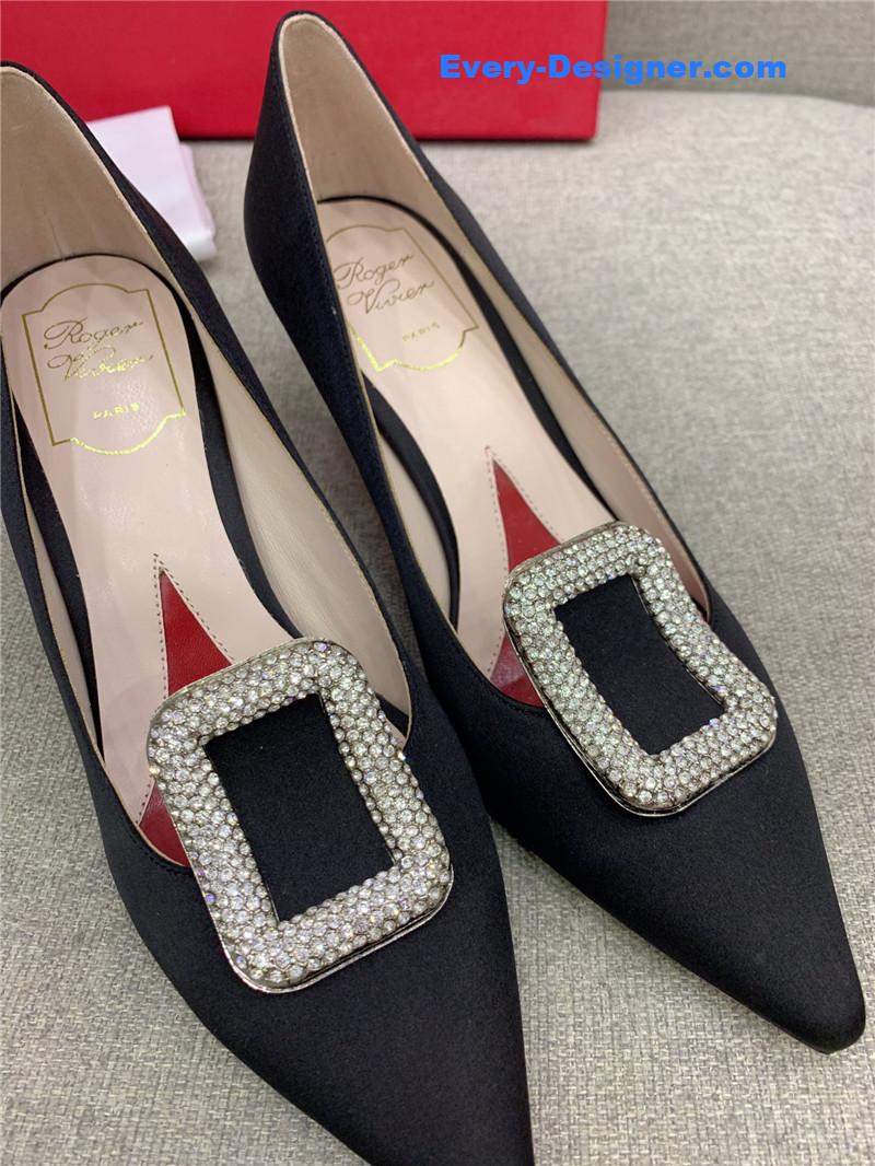 roger u1u1er classic d1am0nd buckle silk pumps