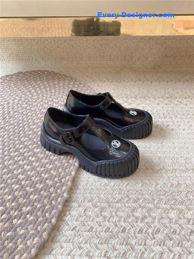 l0vis Vvtt0n lv mary jane shoes