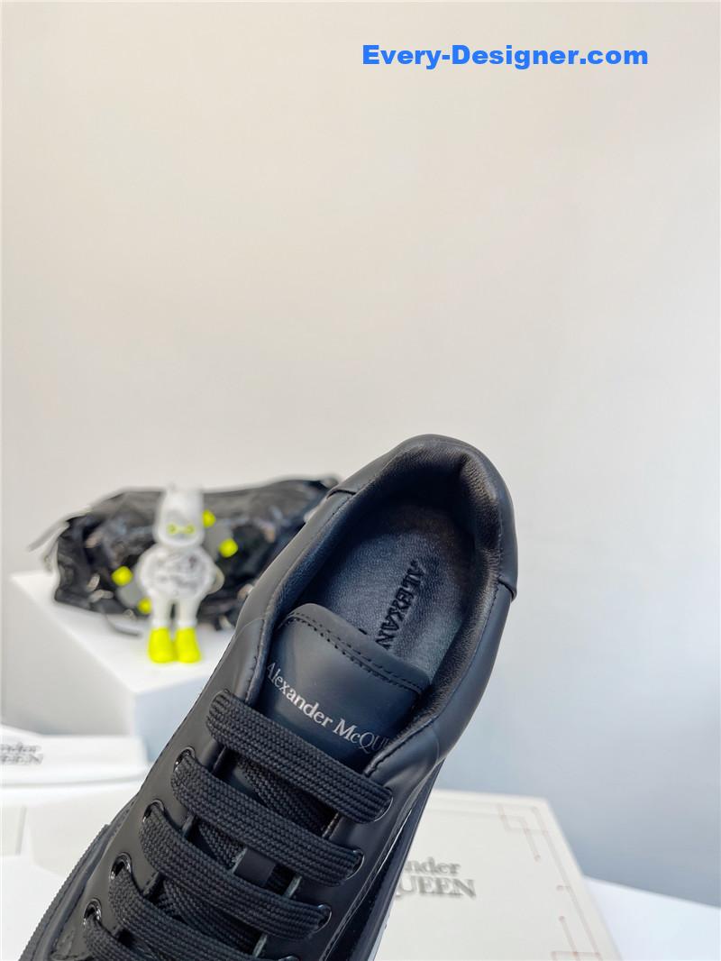 a1exa*der Mcqv*en retro sneakers skate shoes