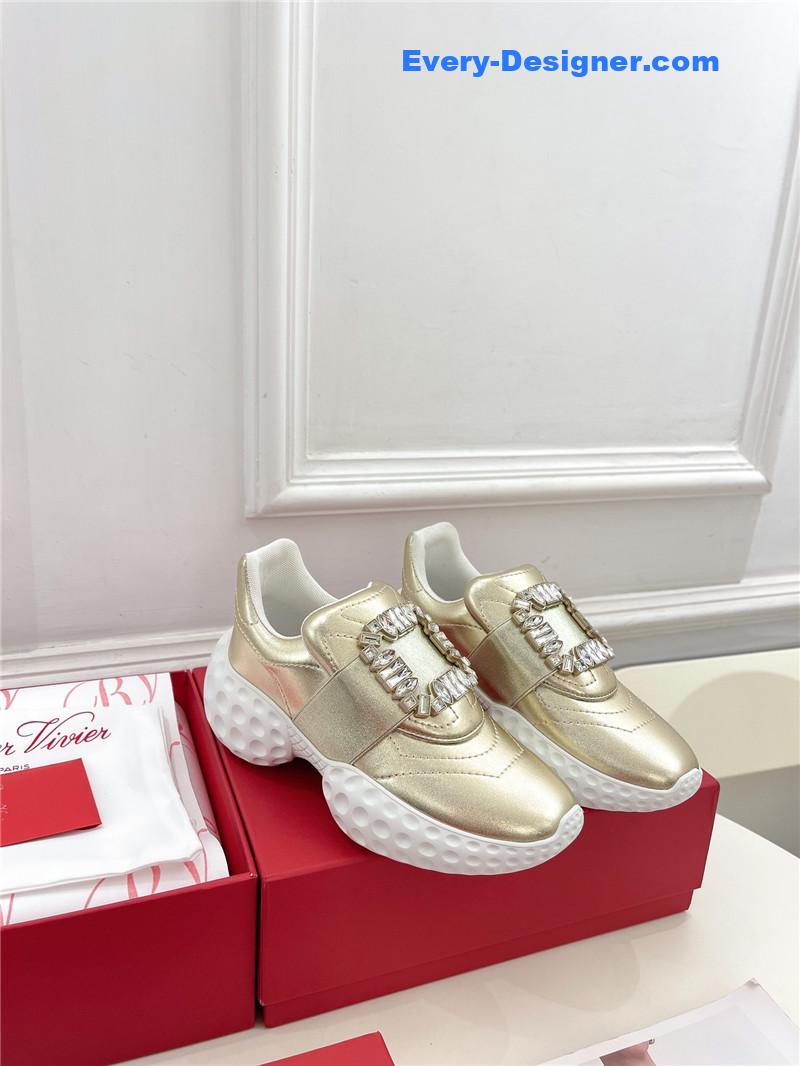 roger u1u1er classic d1am0nd buckle sneakers in fabric