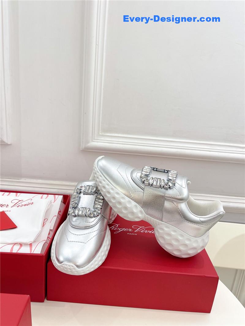 roger u1u1er classic d1am0nd buckle sneakers in fabric