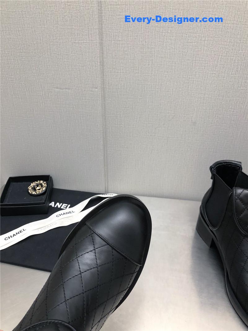 CC explosive boots