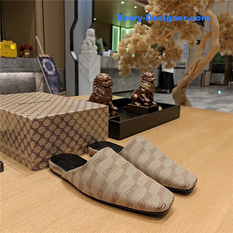 Ba1en*iaga padded flat toe slides