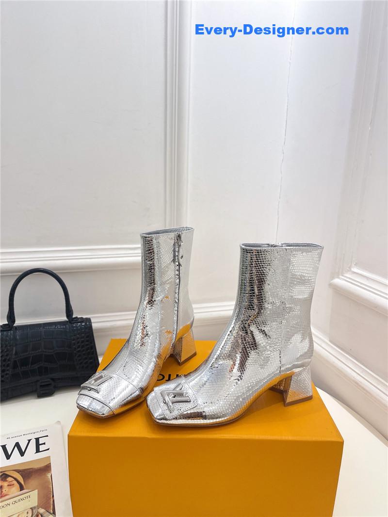 l0vis Vvtt0n lv new v-shaped chunky heel ankle boots