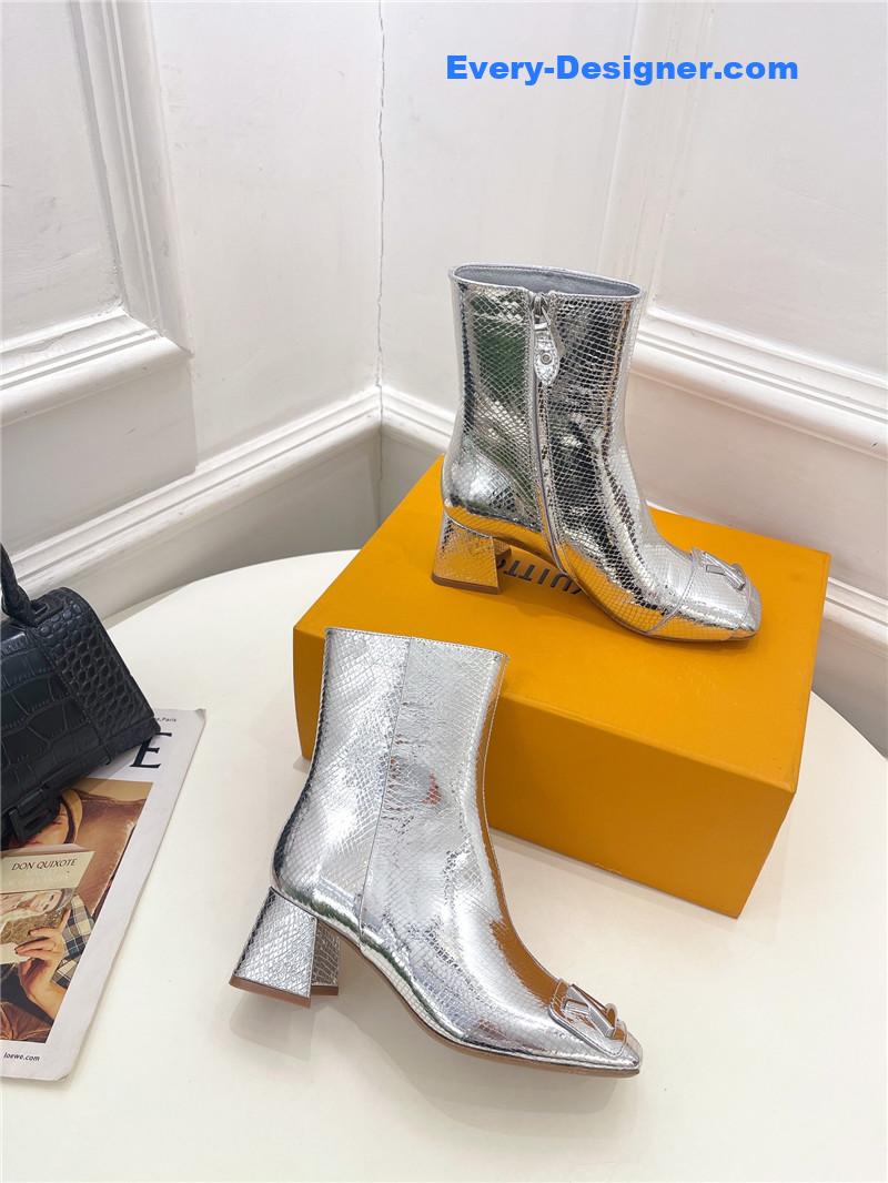 l0vis Vvtt0n lv new v-shaped chunky heel ankle boots
