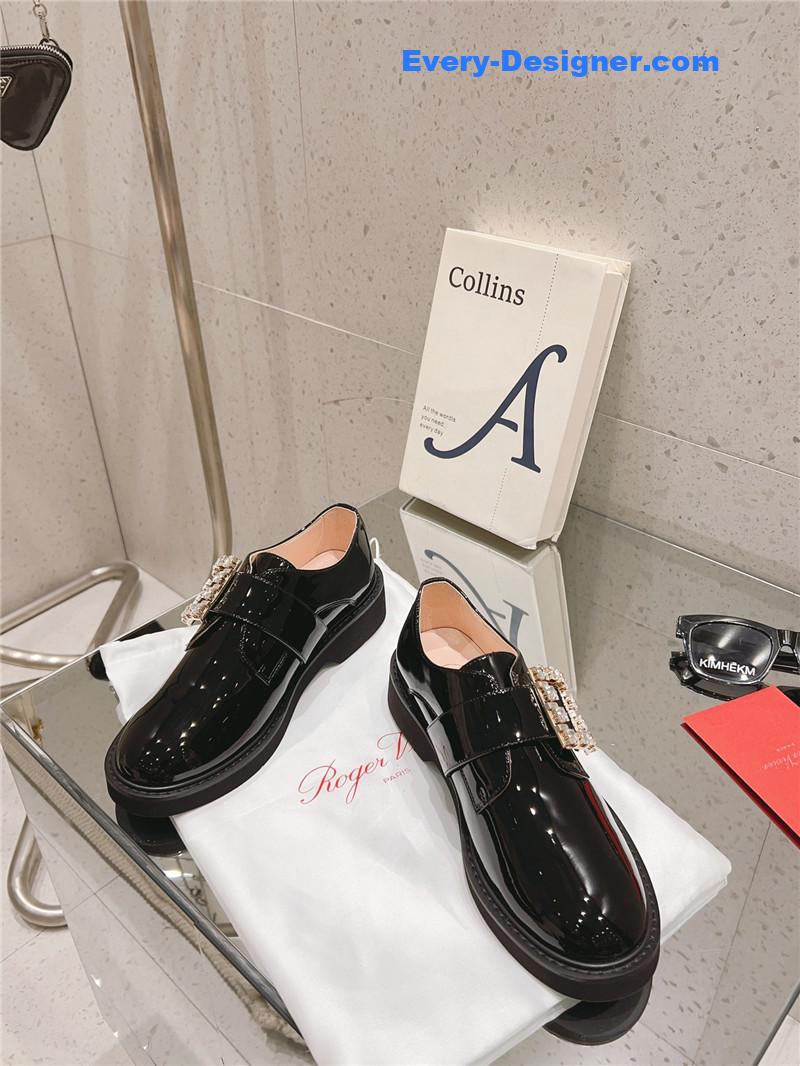 roger u1u1er metal buckle derby shoes