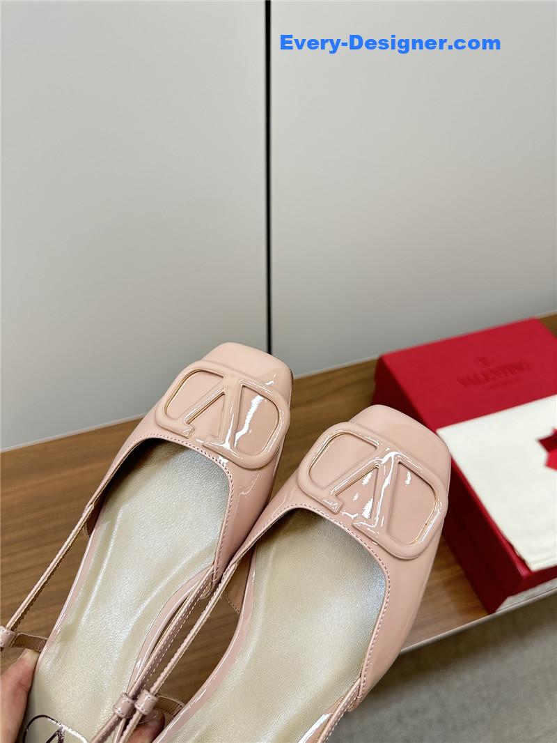 Va1e*ntin0 new big v buckle sandals shoes