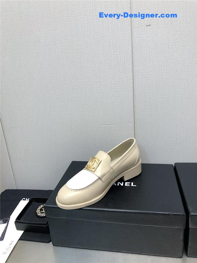 CC chunky heel round toe shoes