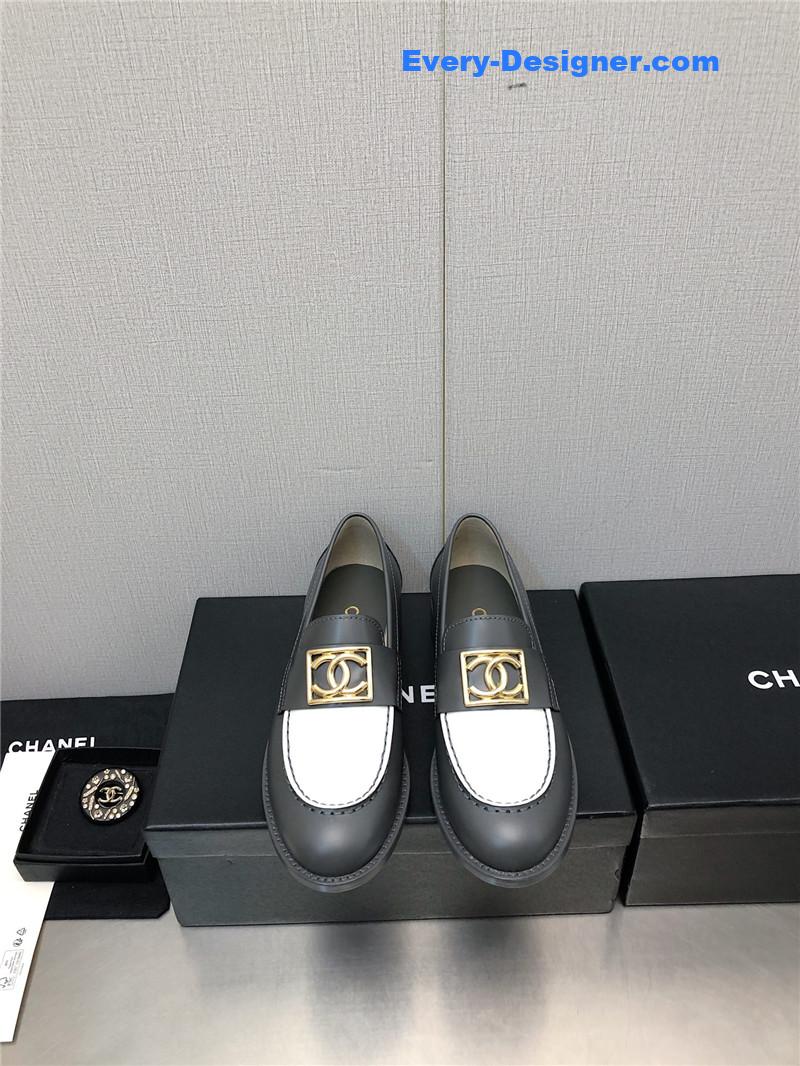 CC chunky heel round toe shoes