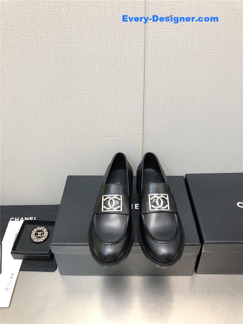 CC chunky heel round toe shoes