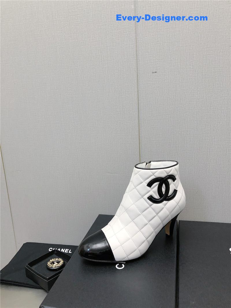 CC c standard round toe chunky heel ankle boots