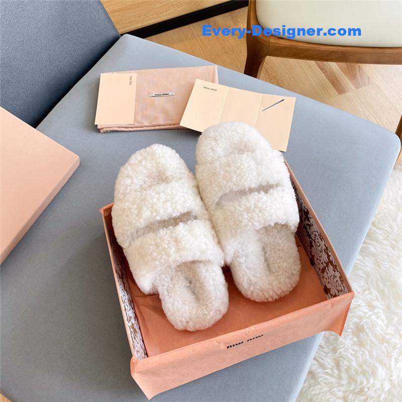 M1um1u autumn and winter trendy plush slippers