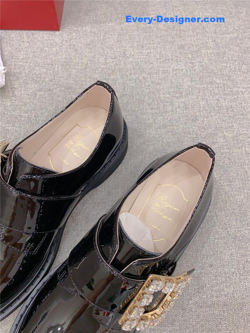 roger u1u1er new patent leather d1am0nd buckle loafers