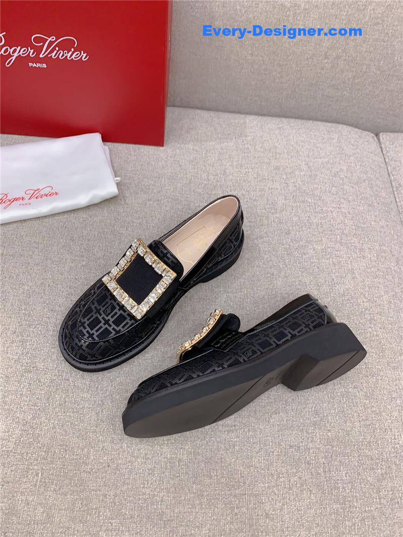 roger u1u1er new patent leather d1am0nd buckle loafers