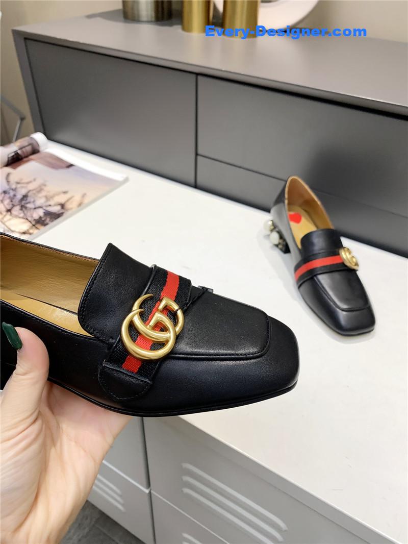 Gvc*1 pearl heel shoes