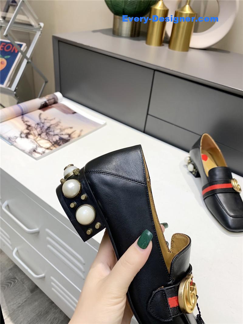 Gvc*1 pearl heel shoes