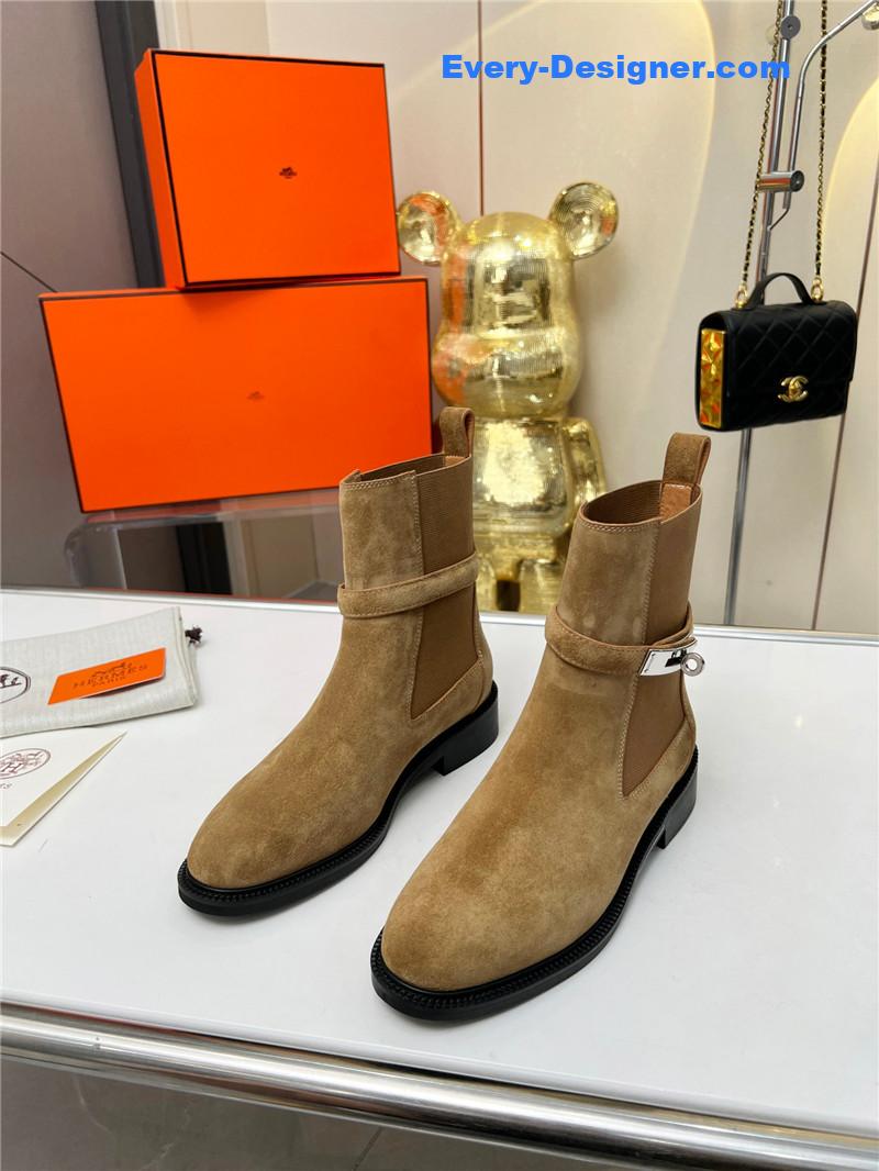 H**me5 new classic boots