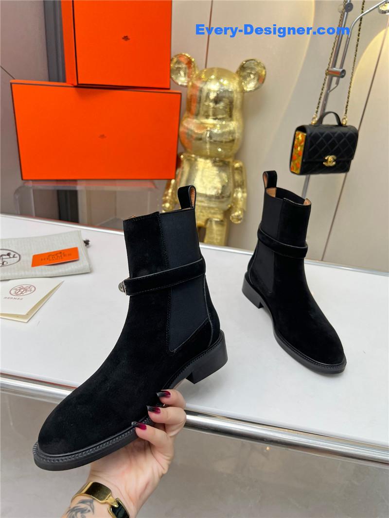 H**me5 new classic boots