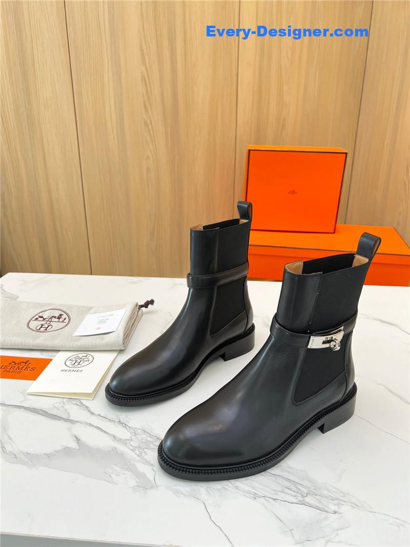H**me5 new classic boots