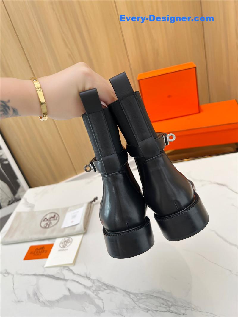 H**me5 new classic boots