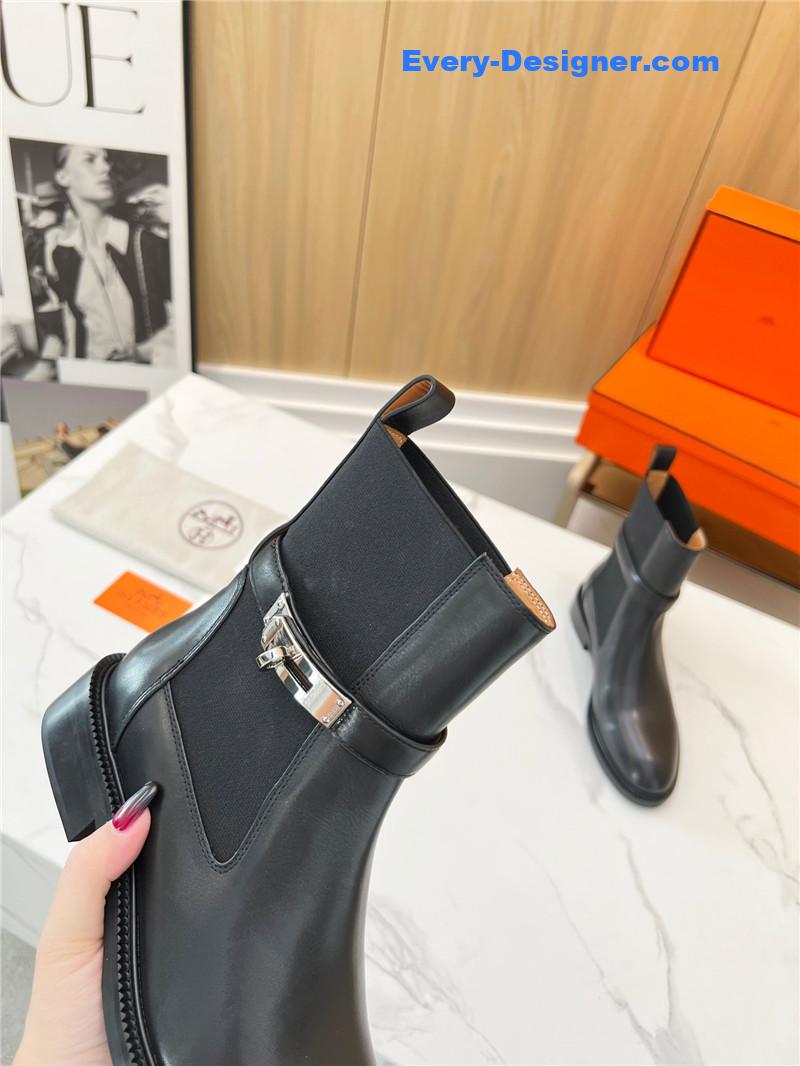 H**me5 new classic boots