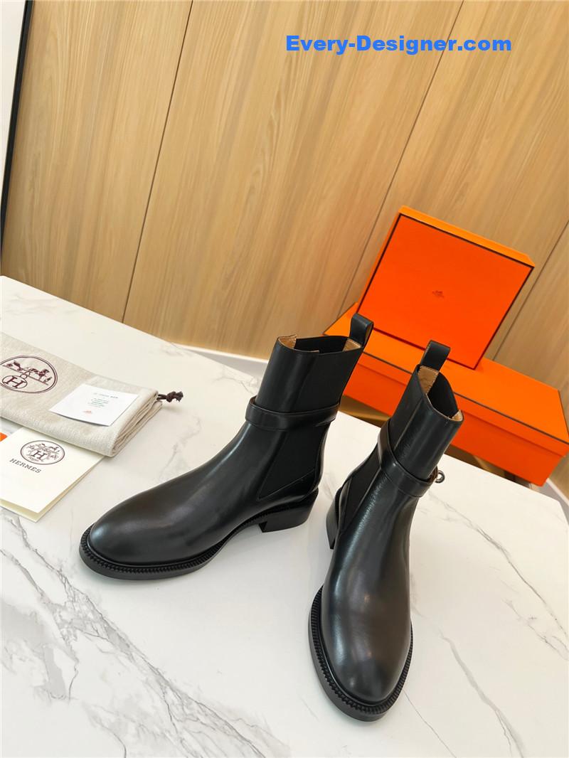 H**me5 new classic boots