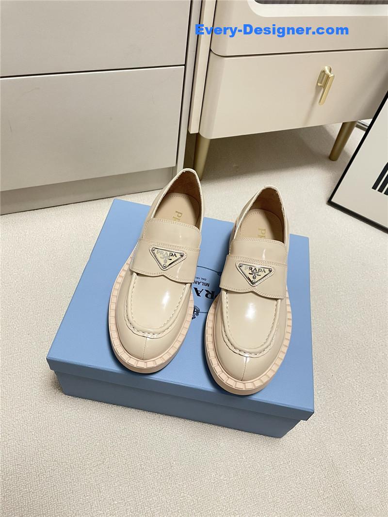 Pra*a classic triangle loafers