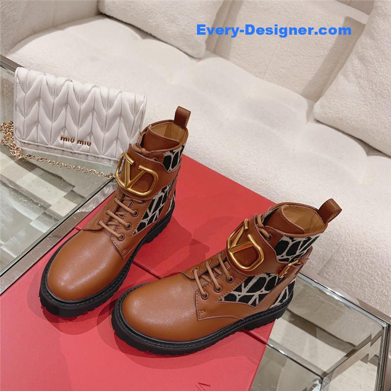 Va1e*ntin0 v-buckle martin boots