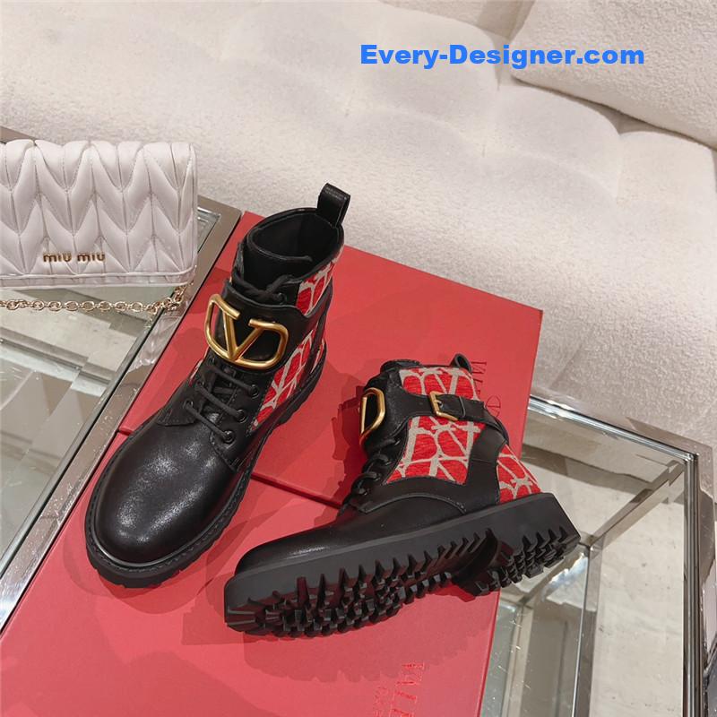 Va1e*ntin0 v-buckle martin boots