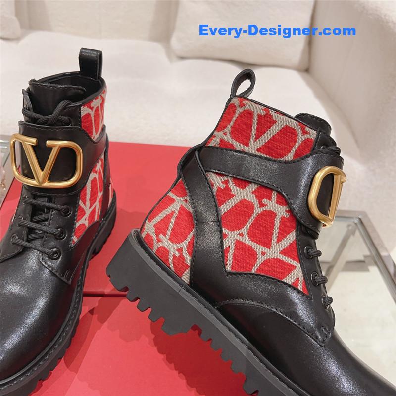 Va1e*ntin0 v-buckle martin boots