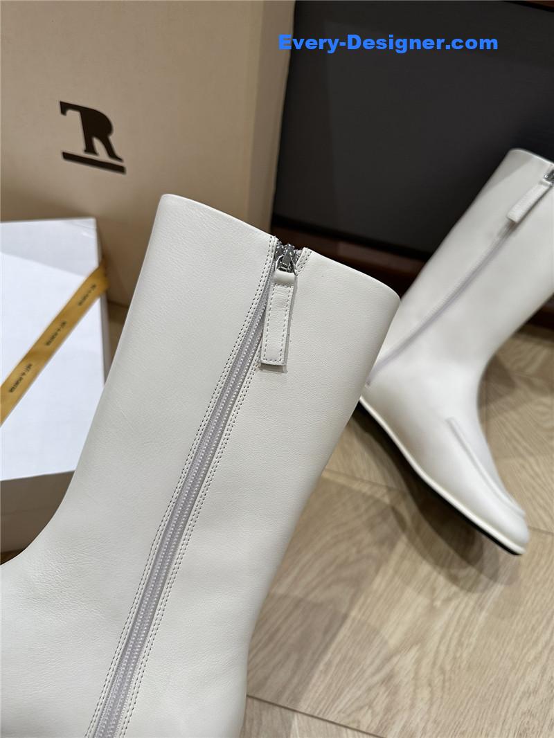 The R0w granny boots