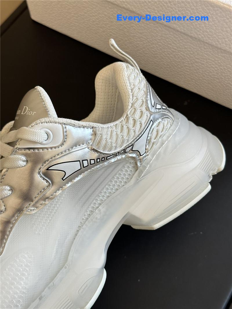 D10r vibe series presbyopic sneakers