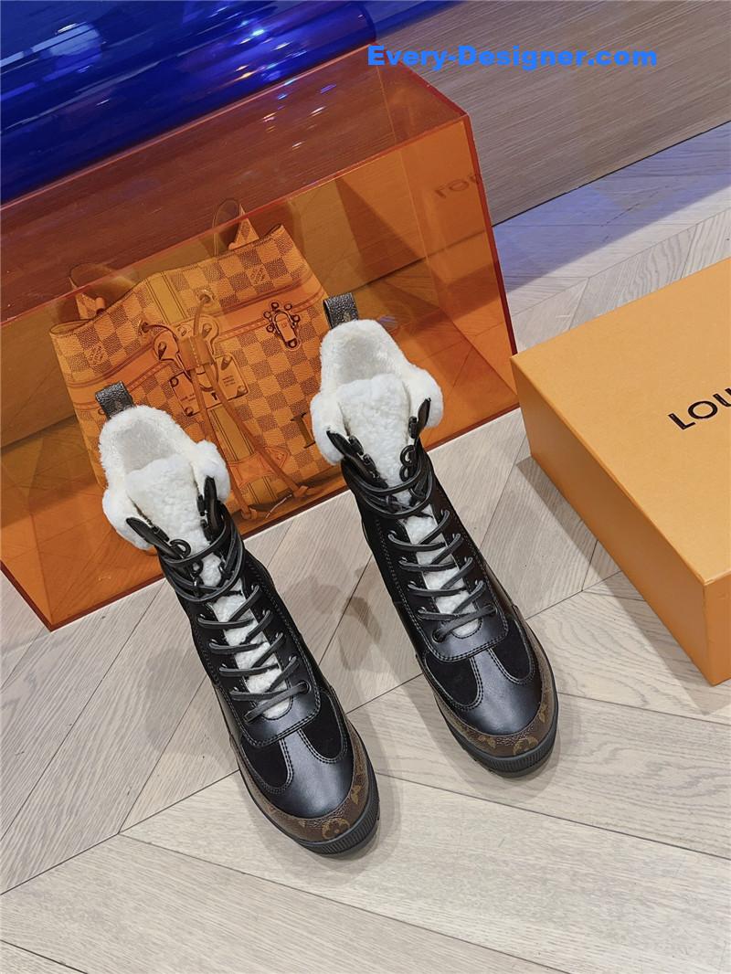l0vis Vvtt0n lv classic high heel martin boots