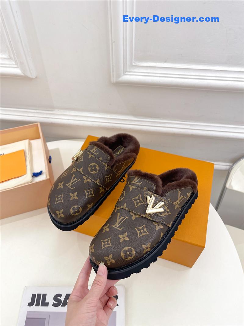 l0vis Vvtt0n lv bread mules wool slippers