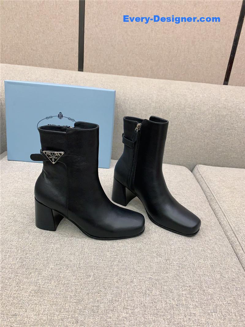 Pra*a new triangle high heel boots
