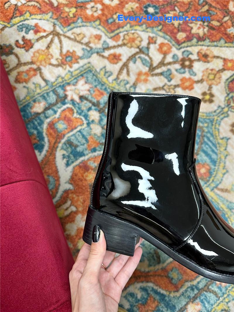 Y51 sleeveless boots