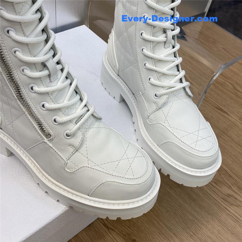 D10r low heel round toe lace up knight boots